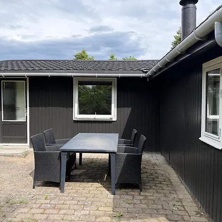 Ferienhaus Gemütliches 250 M Zum Bøtø By
